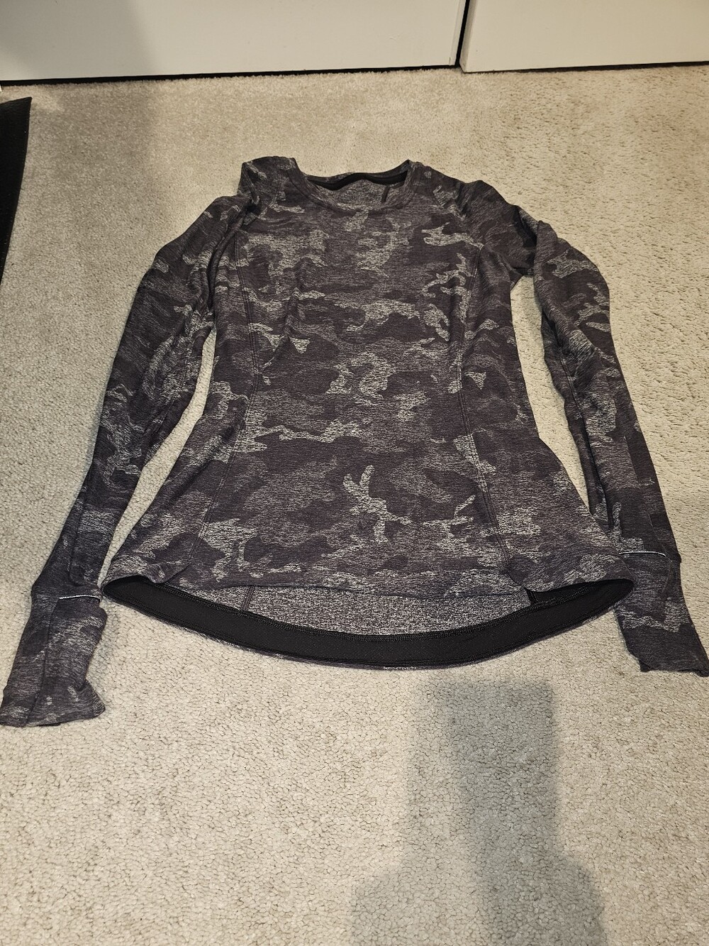 Lululemon Runderful Long Sleeve Shirt in Incognito Black Camo Size 6